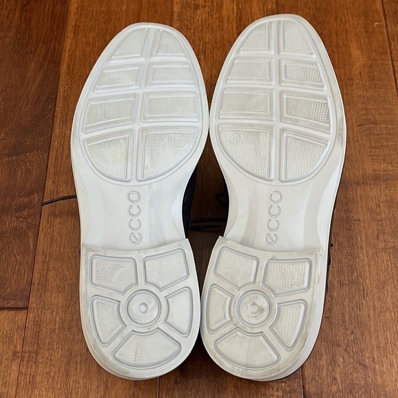 Ecco Biarritz Brogue Derby Shoes - Picture 12 of 14